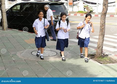 Students in Uniform in Asia Editorial Photography - Image of thailand, cambodia: 92731867