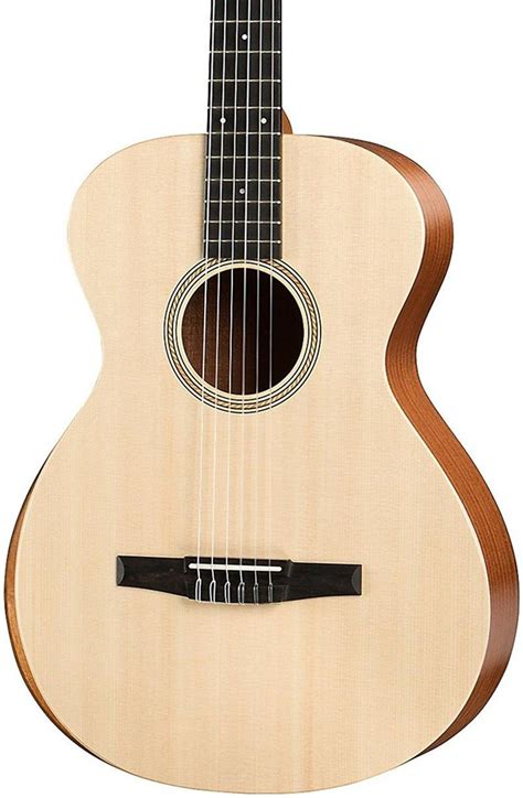 Review of the Taylor Academy 12e-N guitar. Features and Specs