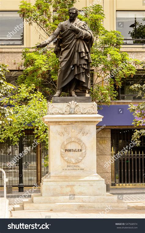 Santiago Chile Nov 1 2014 Monument Foto de stock 547568974 | Shutterstock