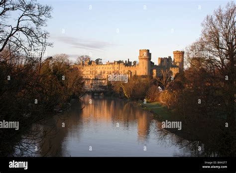 River avon warwick castle hi-res stock photography and images - Alamy