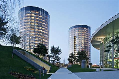 Autostadt Towers: torres cilíndricas con parking automatizado