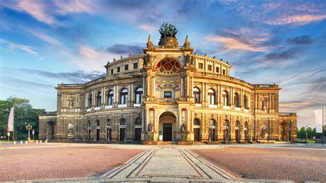 Guided tour of the New Green Vault and the Semper Opera House | musement