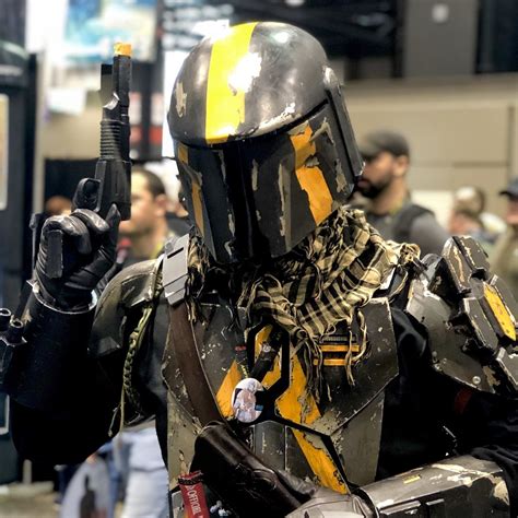 Star Wars armor cosplayers inspired The Mandalorian timeline and Clone ...