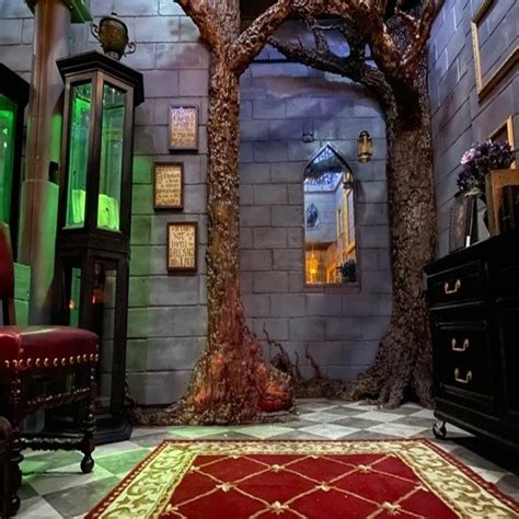 This "Harry Potter" Fan DIY'd His Bedroom Like Hogwarts And The Details Are BONKERS Good