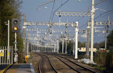 Overhead line equipment failures - Network Rail