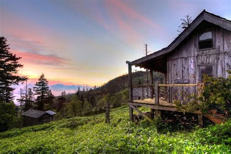 Sunrise, atop Mount LeConte Lodge. Run by the National Parks, Smokey Mountains Mt. … | Great ...