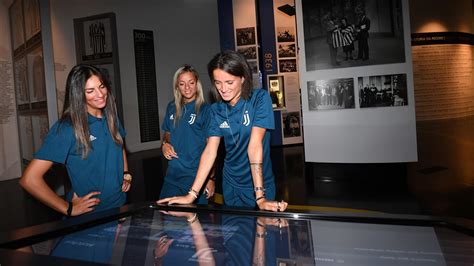 Juventus Women immerse themselves in Bianconeri history - Juventus