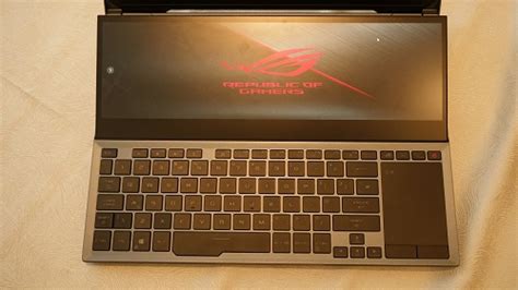 The ASUS ROG Zephyrus Duo 15 GX550 is The World's First Gaming Laptop with Dual Screens ...