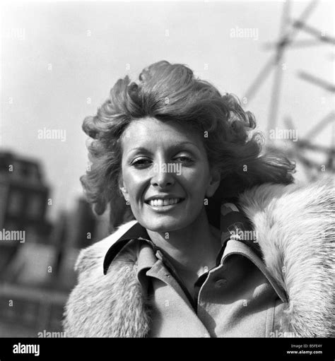 Marti caine new faces 1975 hi-res stock photography and images - Alamy