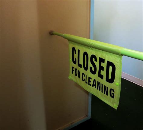 Closed For Cleaning- Hanging Sign – Delta Distributing