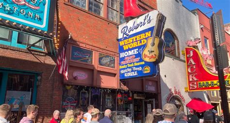 10 Best Nashville Bars on Broadway (We’ve Tried Them All!) - 2025