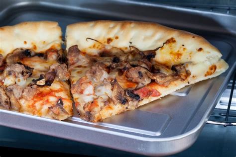 5 Best Ways to Reheat Leftover Pizza! (Updated 2024)