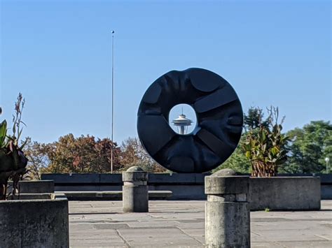 Gorgeous day out at Volunteer Park in front of the Asian Art Museum. : r/SeattleWA