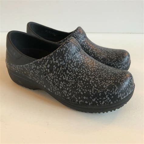 Crocs Womens Shoes Nursing Clogs Size 5 Slip On On th… - Gem