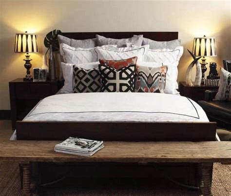 20 Incredibly Decorative King Sized Bed Pillow Arrangements