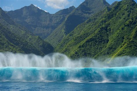 Bucket list no. 5: Surfing the Superwaves of Teahupo’o — KNSTRCT