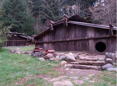 Box House & Plank House Construction - Yurok Tribe traditional house construction & Other U.S ...