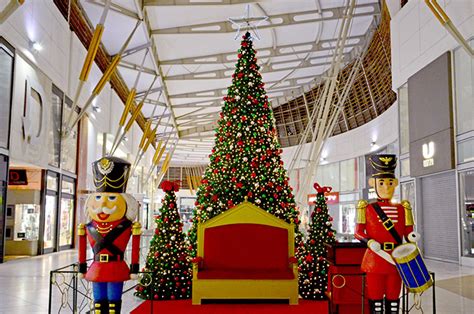 Shopping Mall Christmas Decor | Commercial Christmas Decor