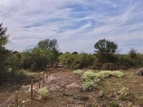 1080 Private Road 1132, Giddings, TX 78942 | MLS #90150987 | Zillow