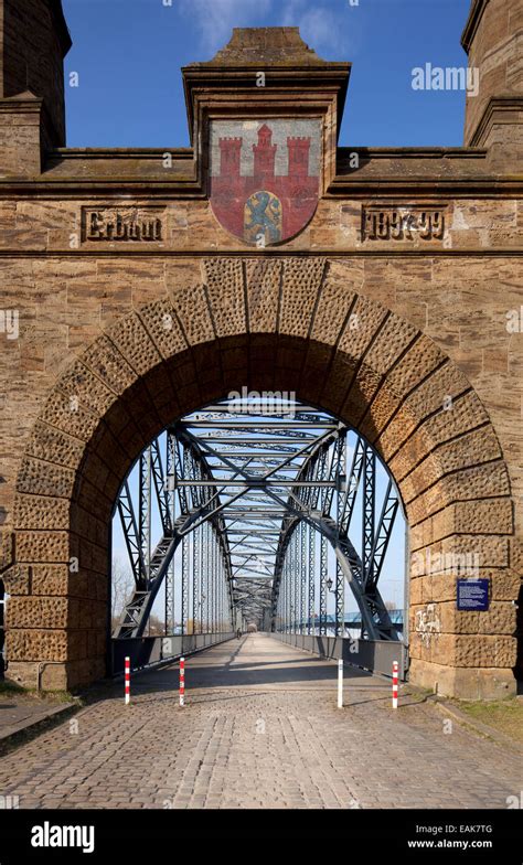 Alte Elbbrücke, old Elbe river bridge, Harburg, Harburg, Hamburg ...