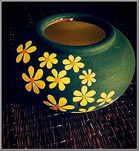 Pin by Sarvesh Mane on blomkrukor | Pottery painting designs, Flower ...