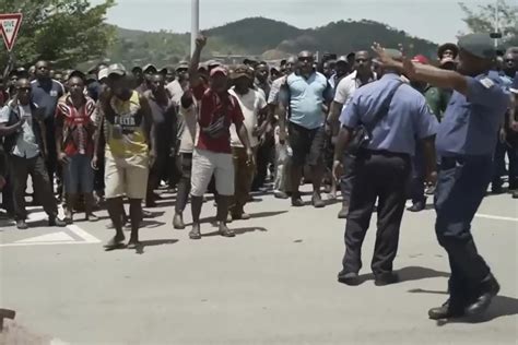 Riots in Papua New Guinea's 2 biggest cities reportedly leave 15 dead ...