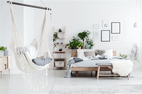 20 Ideas for Decorating with Indoor Hammocks