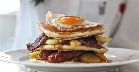 Beloved Canadian breakfast chain is opening soon in Metro Vancouver ...