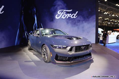 NYIAS: Dark Horse Mustang (Blue Ember) & Engine Bay FIRST Look + 2024 ...