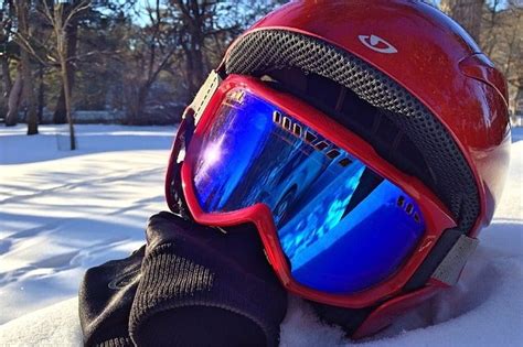 The 7 Best Snowboard Helmets - [2021 Reviews]