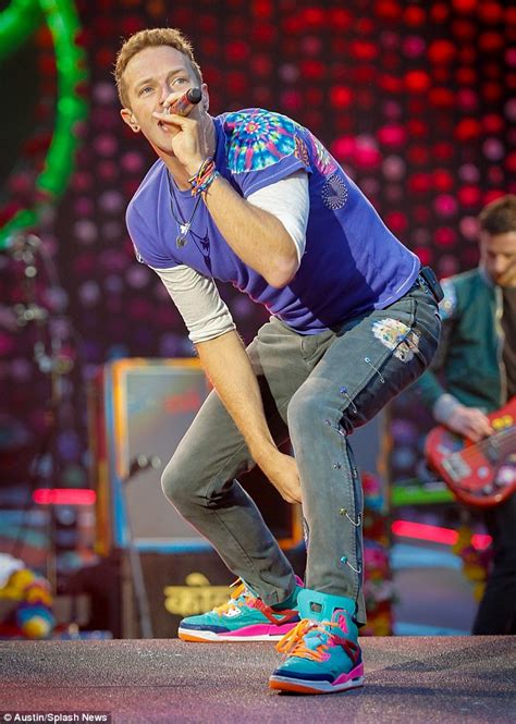 Coldplay's Chris Martin puts on lively performance as he takes the stage in Manchester | Daily ...