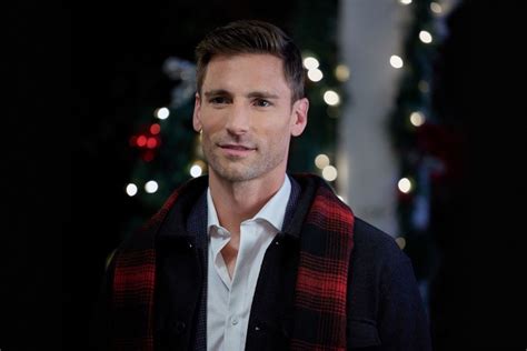 Hallmark's 'A Maple Valley Christmas' (2022): Stars, Premiere, Dates, Times, Where to Watch - Parade