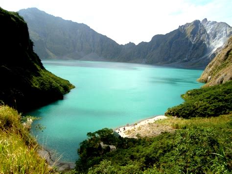 THE MT. PINATUBO CRATER LAKE DISCOVERY - Lakwatserong Tsinelas