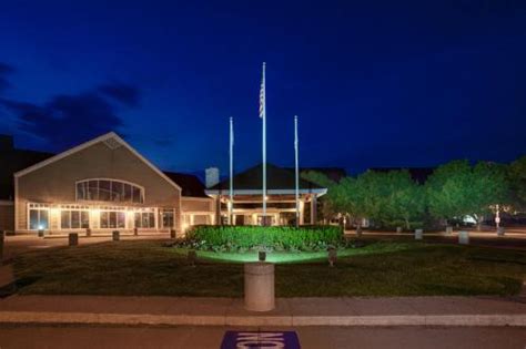 Maumee Bay State Park Lodge in Oregon, Ohio - Kid-friendly Hotel Reviews | Trekaroo