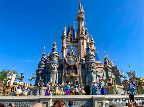 VIDEO: The Magic Kingdom Castle Show Is DIFFERENT - AllEars.Net