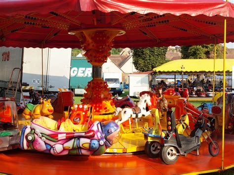 Fête foraine - manège - Office de tourisme Aumale blangy sur bresle