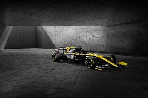 Renault unveils 2020 livery on the eve of new F1 season