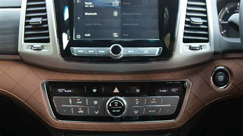 Mahindra Alturas G4 2019 2.2L Std Interior Car Photos - Overdrive