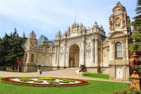 Dolmabahçe Palace - Istanbul Tour Studio – Istanbul Guide