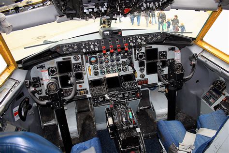 Cockpit USA - Air Force Boeing KC-135R Stratotanker 62-3578 GKE Geilenkirchen, Germany Juni 2012 ...