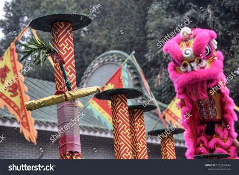 Lion Dance Form Traditional Dance Chinese Stock Photo 1292258644 ...