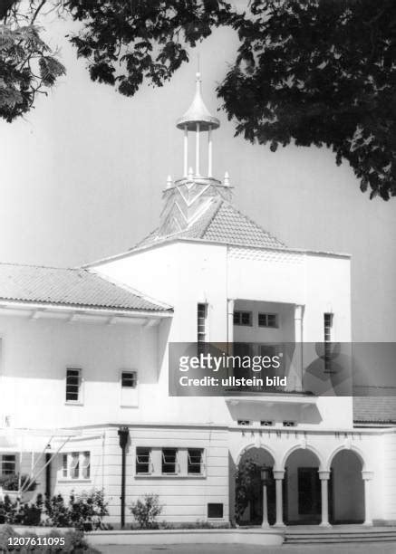 Parliament Of Tanzania Photos and Premium High Res Pictures - Getty Images