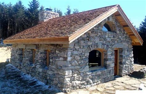 Brilliant 85+ Beautiful Stone House Design Ideas on A Budget http://decorathing.com/architecture ...