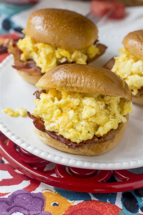 Cheesy-Scrambled-Egg-And-Bacon-Breakfast-Sandwich-1-768x1152-1.png ...