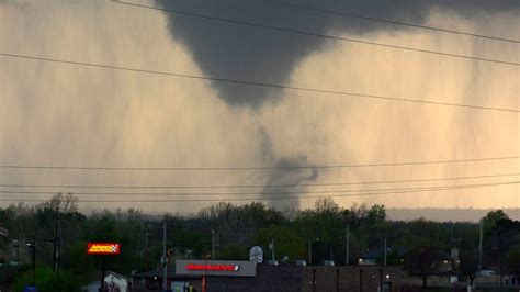 Incredible Images and Videos Show Tornadoes Touching Down in Oklahoma - ABC News