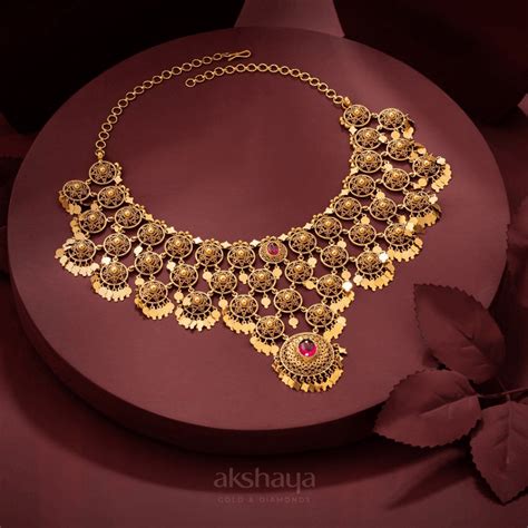 Incredible Compilation of 999+ Exquisite Gold Necklace Images ...