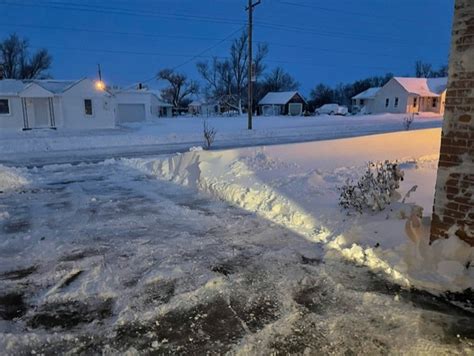 Viewers show different angles of Kan. winter blizzard