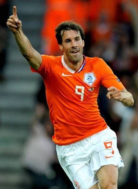 Ruud van Nistelrooy of Holland in 2009. | Ruud van nistelrooy, Soccer players, National football ...