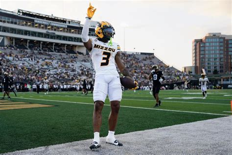 ‘Give Lou the Heisman’: Can Luther Burden III keep up fast start as Mizzou football’s schedule ...