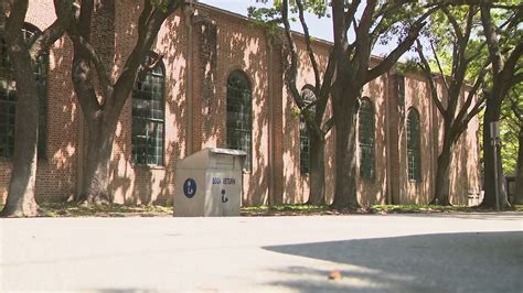 Freed-Montrose Library officially closes its doors for last time | khou.com